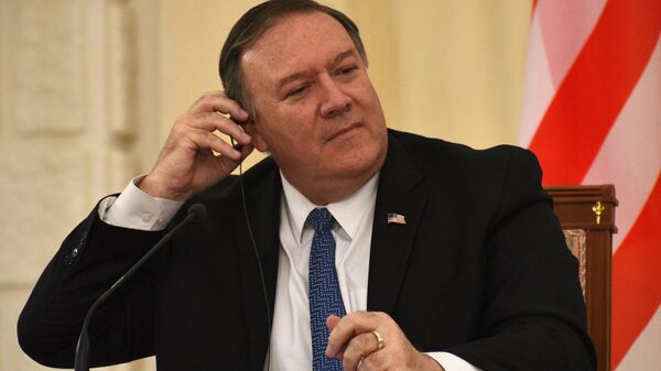 Госсекретарь США Майк Помпео во время совместной пресс-конференции с министром иностранных дел РФ Сергеем Лавровым по итогам переговоров в Сочи Госсекретарь США Майк Помпео во время совместной пресс-конференции с министром иностранных дел РФ Сергеем Лавровым по итогам переговоров в Сочи
