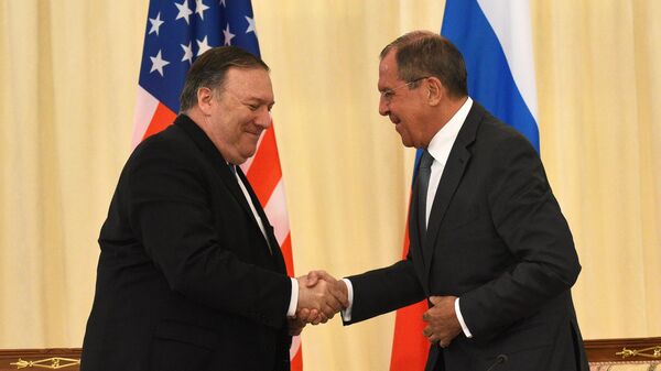 Министр иностранных дел РФ Сергей Лавров и госсекретарь США Майк Помпео во время совместной пресс-конференции по итогам переговоров в Сочи Министр иностранных дел РФ Сергей Лавров и госсекретарь США Майк Помпео во время совместной пресс-конференции по итогам переговоров в Сочи