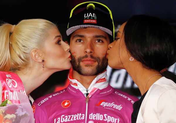 Колумбиец Фернандо Гавирия после третьего этапа Giro d'Italia Колумбиец Фернандо Гавирия после третьего этапа Giro d'Italia