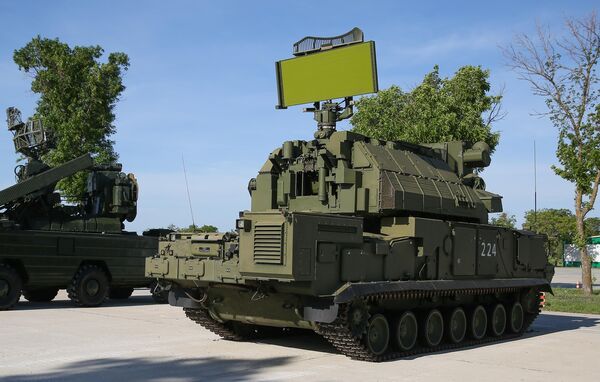Всепогодный тактический зенитный ракетный комплекс ТОР-М2 на полигоне Ейский Учебного центра войсковой противовоздушной обороны, где проходит всеармейский конкурс Чистое небо Всепогодный тактический зенитный ракетный комплекс ТОР-М2 на полигоне Ейский Учебного центра войсковой противовоздушной обороны, где проходит всеармейский конкурс Чистое небо