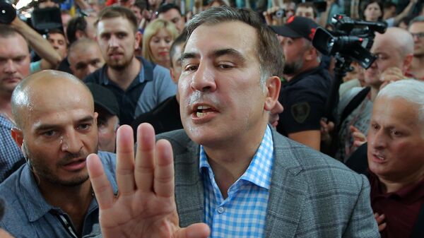 Бывший президент Грузии и экс-губернатор Одесской области Украины Михаил Саакашвили во время встречи в киевском аэропорту Борисполь Бывший президент Грузии и экс-губернатор Одесской области Украины Михаил Саакашвили во время встречи в киевском аэропорту Борисполь