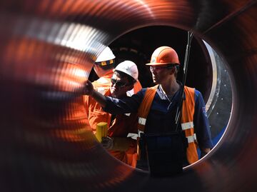 Рабочие на участке строительства газопровода Северный поток — 2 Рабочие на участке строительства газопровода Северный поток — 2
