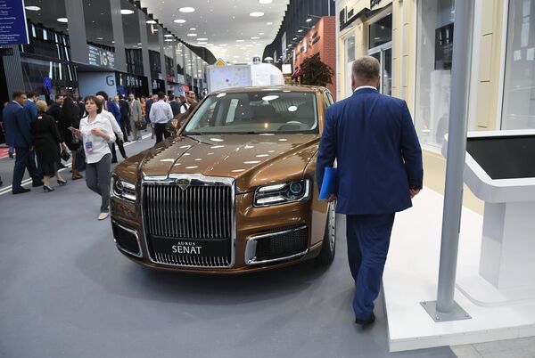 Российский автомобиль представительского класса Аurus Senat на площадке проведения Петербургского международного экономического форума 2019 Российский автомобиль представительского класса Аurus Senat на площадке проведения Петербургского международного экономического форума 2019