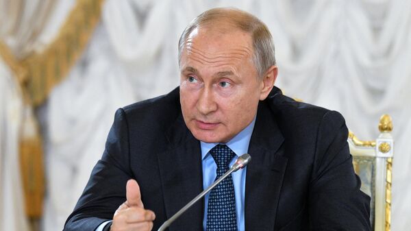 Президент РФ Владимир Путин принимает участие в Петербургском международном экономическом форуме