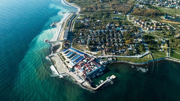 Вид на Тонкий мыс в Геленджике Вид на Тонкий мыс в Геленджике