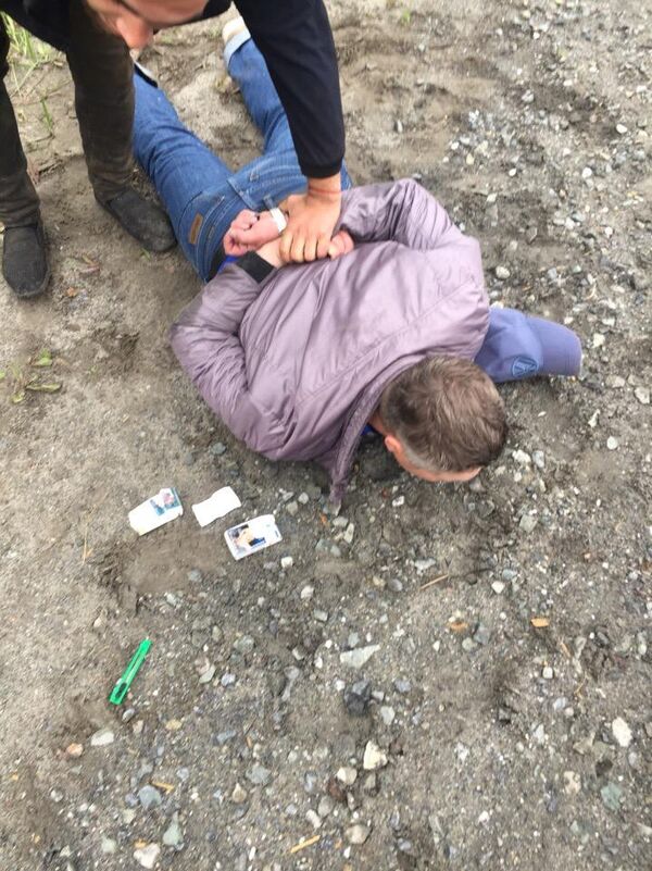 Мужчина, задержанный на АЗС Лукойл в Югорске Мужчина, задержанный на АЗС Лукойл в Югорске