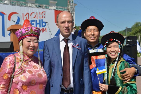 Олег Хорохордин поздравляет жителей региона с Днем России Олег Хорохордин поздравляет жителей региона с Днем России