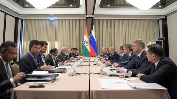 Президент РФ Владимир Путин и премьер-министр Индии Нарендра Моди во время встречи в Бишкеке Президент РФ Владимир Путин и премьер-министр Индии Нарендра Моди во время встречи в Бишкеке