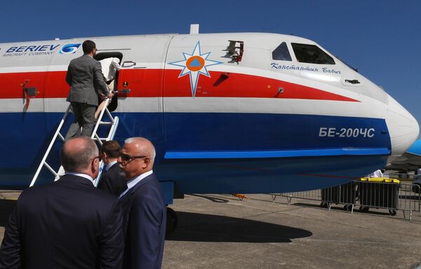 Российский самолет-амфибия Бе-200ЧС, разработанный ТАНТК имени Г. М. Бериева и производимый на Иркутском авиационном заводе, представленный на международном аэрокосмическом салоне Paris Air Show 2019 во Франции Российский самолет-амфибия Бе-200ЧС, разработанный ТАНТК имени Г. М. Бериева и производимый на Иркутском авиационном заводе, представленный на международном аэрокосмическом салоне Paris Air Show 2019 во Франции
