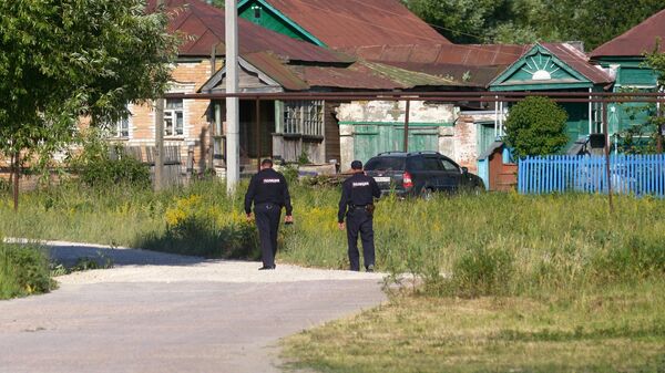 Сотрудники правоохранительных органов в селе Чемодановка