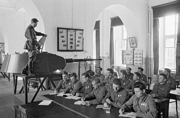 Выпускники Военной Академии им. Сталина. Москва, июнь 1941 года Выпускники Военной Академии им. Сталина. Москва, июнь 1941 года
