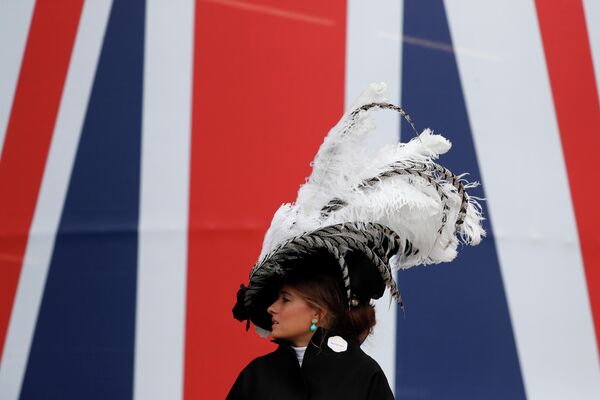 Посетительница королевских скачек Royal Ascot Посетительница королевских скачек Royal Ascot