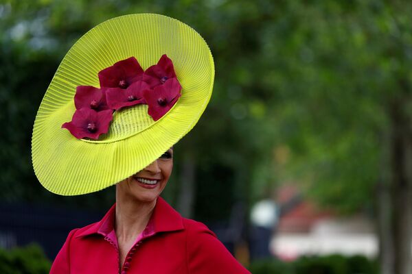 Посетительница королевских скачек Royal Ascot Посетительница королевских скачек Royal Ascot