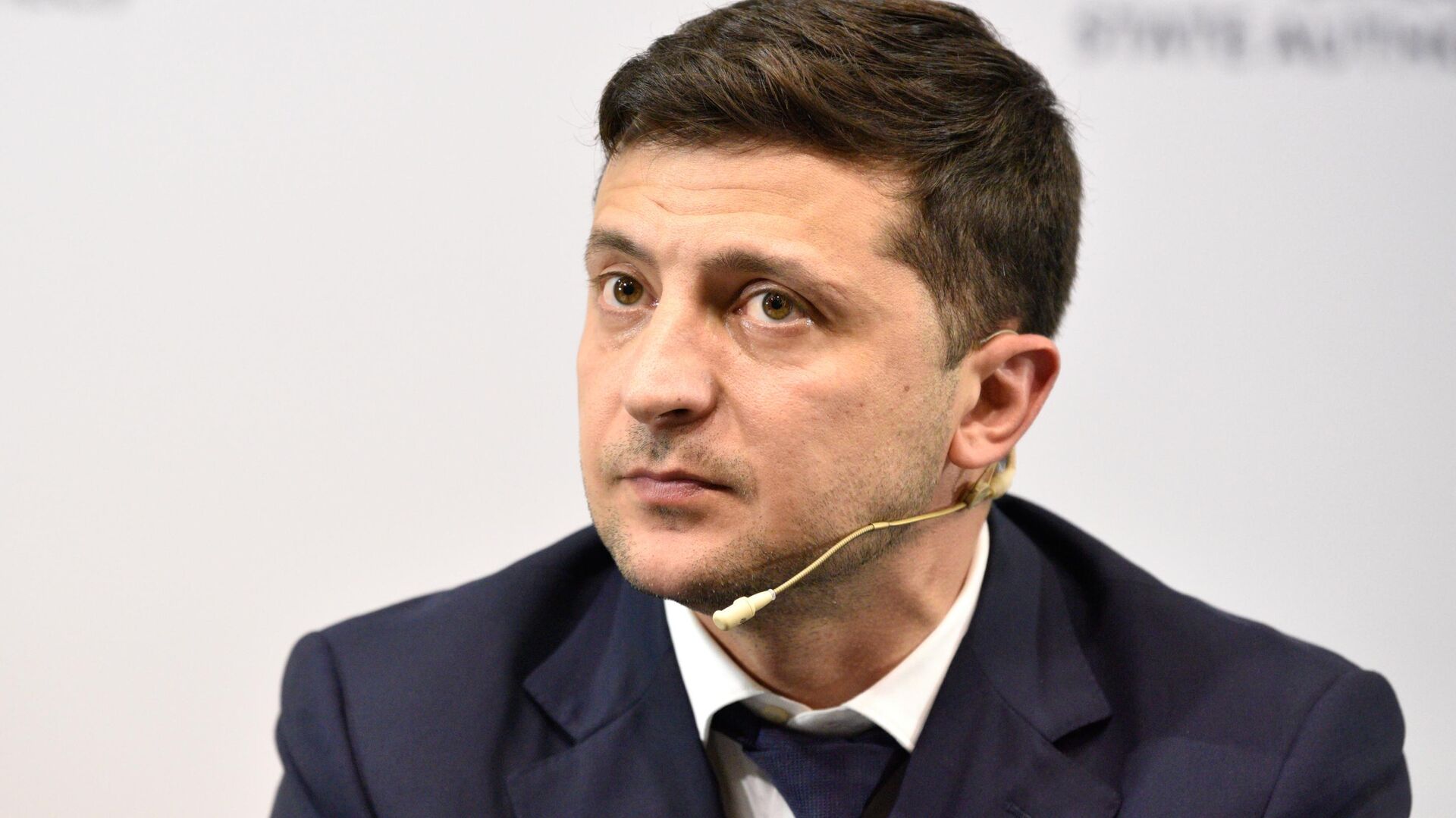 Президент Украины Владимир Зеленский во время встречи с представителями бизнеса на форуме Диалог власти и бизнеса в Киеве. 20 июня 2019 Президент Украины Владимир Зеленский во время встречи с представителями бизнеса на форуме Диалог власти и бизнеса в Киеве. 20 июня 2019 - РИА Новости, 1920, 23.12.2020