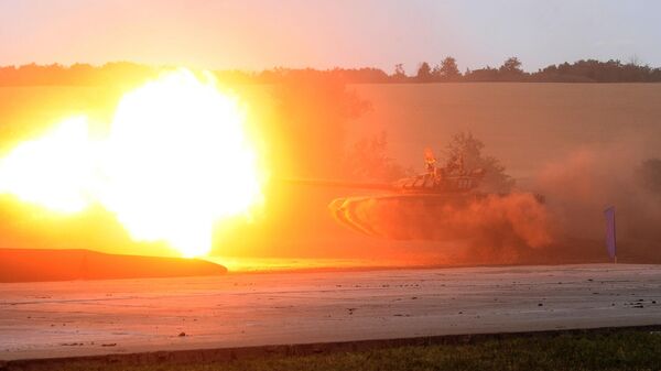 Танк Т72Б3 на сводной тренировке динамического показа боевых возможностей вооружения и военной техники с авиацией в рамках предстоящего Международного военно-технического форума Армия-2019 в военно-патриотическом парке Патриот Танк Т72Б3 на сводной тренировке динамического показа боевых возможностей вооружения и военной техники с авиацией в рамках предстоящего Международного военно-технического форума Армия-2019 в военно-патриотическом парке Патриот