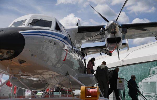 Многоцелевой двухмоторный самолёт Let L-410 Turbolet на Международном военно-техническом форуме Армия-2019 Многоцелевой двухмоторный самолёт Let L-410 Turbolet на Международном военно-техническом форуме Армия-2019