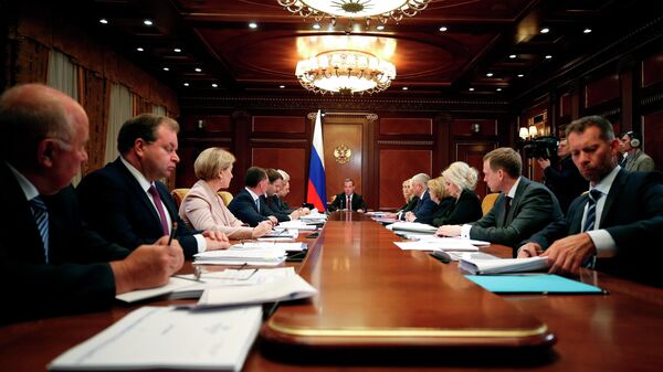 Председатель правительства РФ Дмитрий Медведев проводит совещание о целях развития в сфере демографии. 25 июня 2019 Председатель правительства РФ Дмитрий Медведев проводит совещание о целях развития в сфере демографии. 25 июня 2019