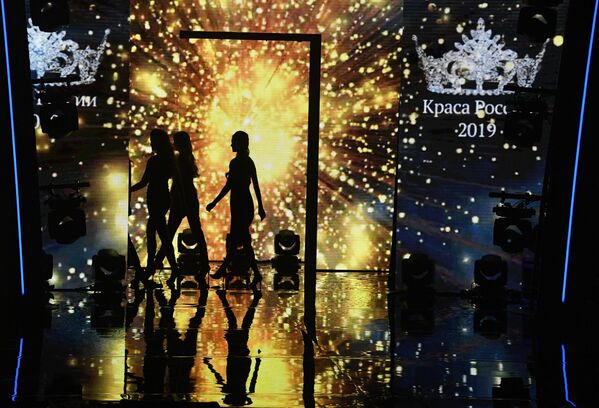 Участницы финала 25-го фестиваля красоты и талантов Краса России-2019 Участницы финала 25-го фестиваля красоты и талантов Краса России-2019