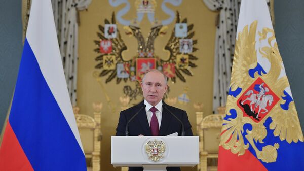 Президент РФ Владимир Путин выступает на приеме в Большом Кремлевском дворце в честь выпускников военных высших учебных заведений, окончивших вузы с отличием. 27 июня 2019 Президент РФ Владимир Путин выступает на приеме в Большом Кремлевском дворце в честь выпускников военных высших учебных заведений, окончивших вузы с отличием. 27 июня 2019