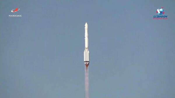 Запуск ракеты-носителя Протон-М с разгонным блоком ДМ-03 и астрофизической космической обсерваторией Спектр-РГ с космодрома Байконур. 13 июля 2019 Запуск ракеты-носителя Протон-М с разгонным блоком ДМ-03 и астрофизической космической обсерваторией Спектр-РГ с космодрома Байконур. 13 июля 2019