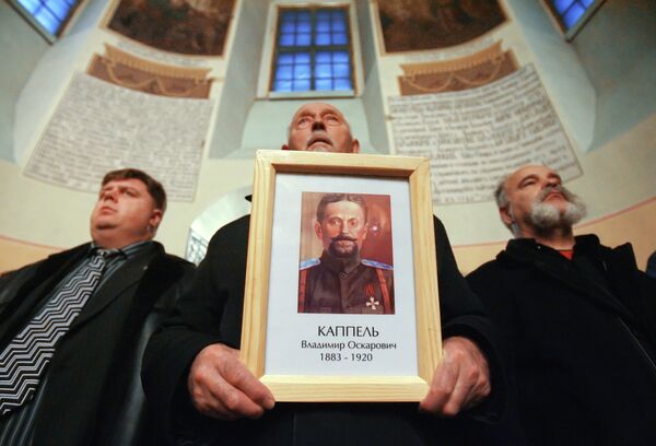 Во время церемонии прощания с останками генерала Владимира Каппеля в Большом соборе Донского монастыря