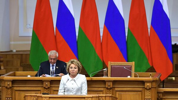 Председатель Совета Федерации РФ Валентина Матвиенко выступает на пленарном заседании VI Форума регионов России и Белоруссии а Санкт-Петербурге. 18 июля 2019 Председатель Совета Федерации РФ Валентина Матвиенко выступает на пленарном заседании VI Форума регионов России и Белоруссии а Санкт-Петербурге. 18 июля 2019