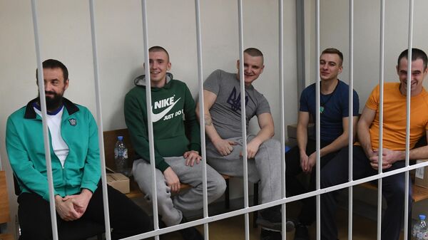 Задержанные украинские моряки на заседании Лефортовского суда города Москвы Задержанные украинские моряки на заседании Лефортовского суда города Москвы