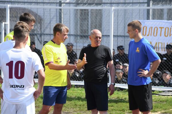 Александр Кокорин (справа) Александр Кокорин (справа)