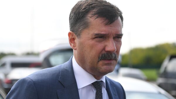 Руководитель Федерального агентства воздушного транспорта Александр Нерадько во время интервью журналистам в аэропорту Жуковский. 15 августа 2019 Руководитель Федерального агентства воздушного транспорта Александр Нерадько во время интервью журналистам в аэропорту Жуковский. 15 августа 2019