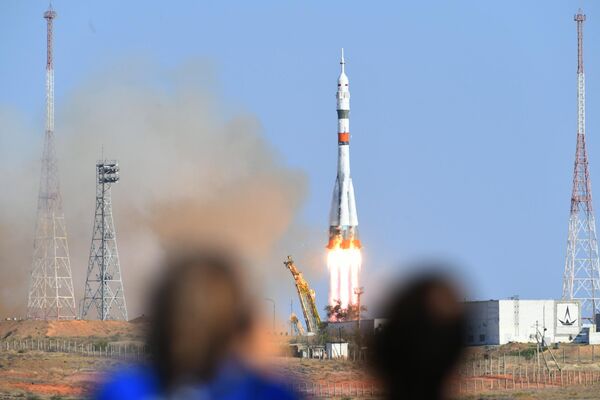 Запуск ракеты-носителя Союз-2.1а с пилотируемым кораблем Союз МС-14 со стартовой площадки космодрома Байконур Запуск ракеты-носителя Союз-2.1а с пилотируемым кораблем Союз МС-14 со стартовой площадки космодрома Байконур