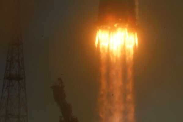 Запуск ракеты-носителя Союз-2.1а с пилотируемым кораблем Союз МС-14 со стартовой площадки космодрома Байконур Запуск ракеты-носителя Союз-2.1а с пилотируемым кораблем Союз МС-14 со стартовой площадки космодрома Байконур