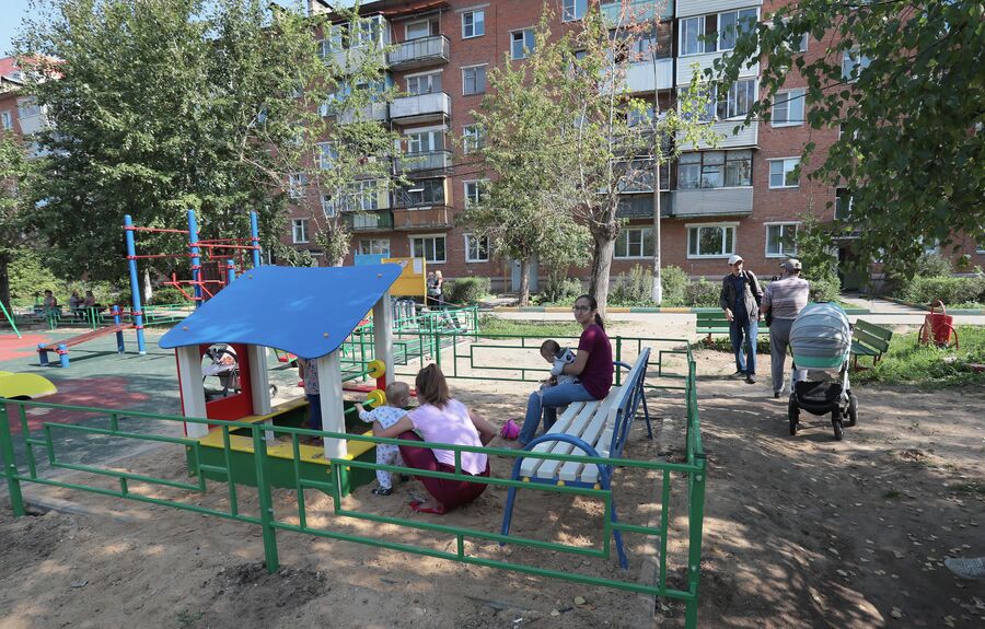 Детская площадка в Поселке глухих Детская площадка в Поселке глухих