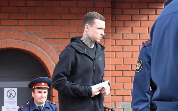 Павел Мамаев у КПП исправительной колонии №4 города Алексеевка Белгородской области Павел Мамаев у КПП исправительной колонии №4 города Алексеевка Белгородской области