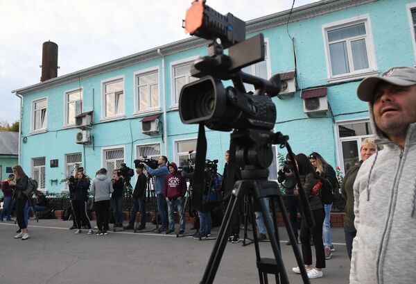 Футболистов П. Мамаева и А. Кокорина освободили из колонии по УДО Футболистов П. Мамаева и А. Кокорина освободили из колонии по УДО