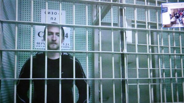 Актер Павел Устинов во время конференц-связи с Мосгорсудом Актер Павел Устинов во время конференц-связи с Мосгорсудом
