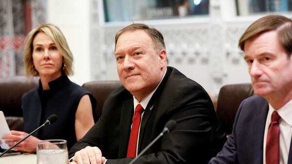 Государственный секретарь США Майк Помпео во время встречи с министром иностранных дел РФ Сергеем Лавровым в рамках 74-й сессии Генассамблеи ООН в Нью-Йорке. 27 сентября 2019 Государственный секретарь США Майк Помпео во время встречи с министром иностранных дел РФ Сергеем Лавровым в рамках 74-й сессии Генассамблеи ООН в Нью-Йорке. 27 сентября 2019