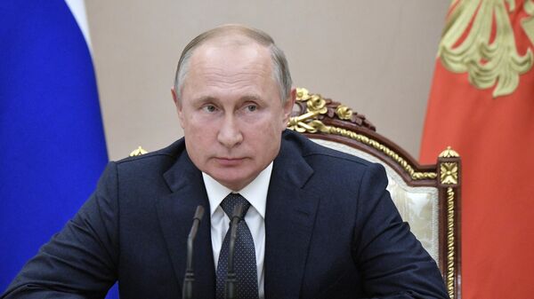 Путин одобрил особый порядок выбора подрядчиков при закупках в Крыму
