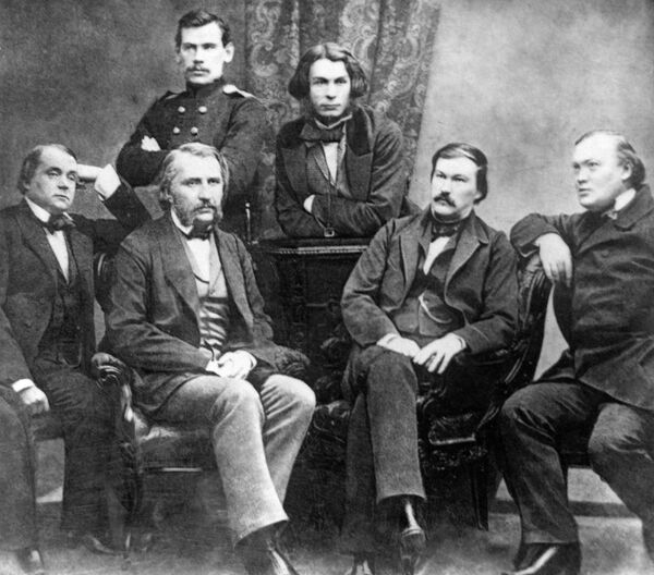 Сотрудники литературного и общественно-политического журнала Современник (выходил в 1836—1866 годах) Сотрудники литературного и общественно-политического журнала Современник (выходил в 1836—1866 годах)