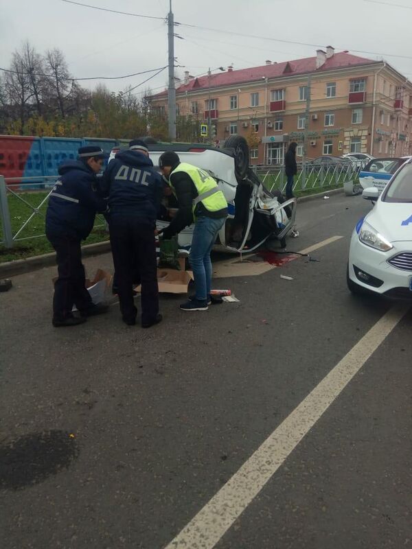 В Казани во время преследования нарушителя перевернулся автомобиль ДПС В Казани во время преследования нарушителя перевернулся автомобиль ДПС
