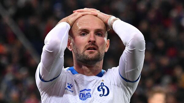 Игрок Динамо Константин Рауш во время матча 14-го тура чемпионата России по футболу среди клубов Премьер-лиги между командами ПФК ЦСКА (Москва) и ФК Динамо (Москва). Игрок Динамо Константин Рауш во время матча 14-го тура чемпионата России по футболу среди клубов Премьер-лиги между командами ПФК ЦСКА (Москва) и ФК Динамо (Москва).