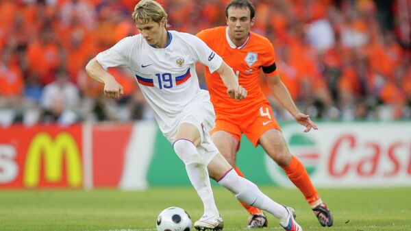 Игровой момент матча Россия - Нидерланды на ЕВРО-2008