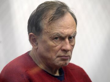 Доцент СПбГУ Олег Соколов, подозреваемый в убийстве аспирантки, на заседании Октябрьского районного суда Санкт-Петербурга Доцент СПбГУ Олег Соколов, подозреваемый в убийстве аспирантки, на заседании Октябрьского районного суда Санкт-Петербурга