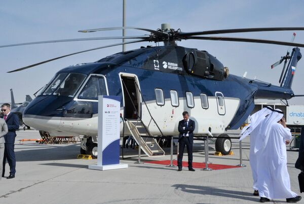 Вертолет Ми-38 на международном авиасалоне Dubai Airshow 2019 Вертолет Ми-38 на международном авиасалоне Dubai Airshow 2019