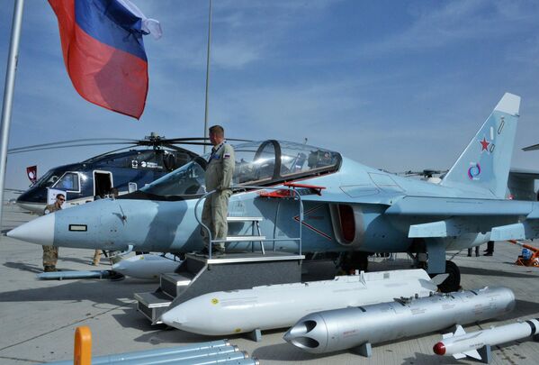 Учебно-боевой самолет Як-130 на международном авиасалоне Dubai Airshow 2019 Учебно-боевой самолет Як-130 на международном авиасалоне Dubai Airshow 2019