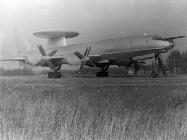 Ту-126 на аэродроме Зокняй Ту-126 на аэродроме Зокняй