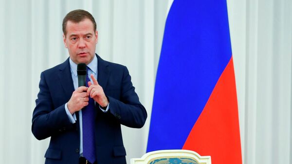 Председатель правительства России Дмитрий Медведев проводит рабочую встречу с активом местных и первичных отделений партии Единой России Председатель правительства России Дмитрий Медведев проводит рабочую встречу с активом местных и первичных отделений партии Единой России