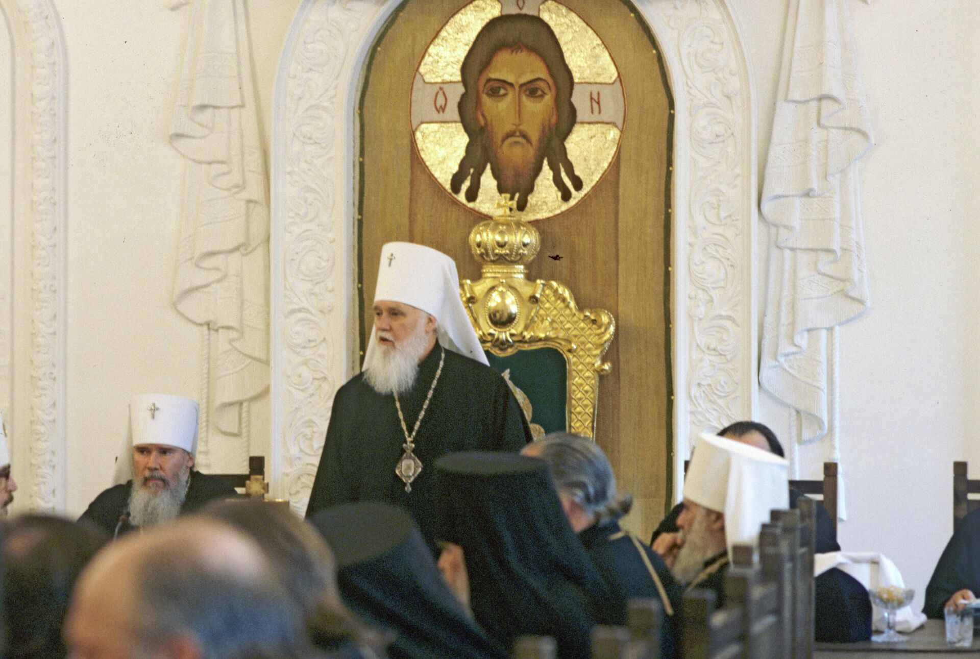 Патриарший Экзарх Украины, Митрополит Киевский и Галицкий Филарет в Свято-Данилове монастыре. Поместный Собор Русской Православной Церкви. 6 июня 1990 Патриарший Экзарх Украины, Митрополит Киевский и Галицкий Филарет в Свято-Данилове монастыре. Поместный Собор Русской Православной Церкви. 6 июня 1990 - РИА Новости, 1920, 26.10.2020