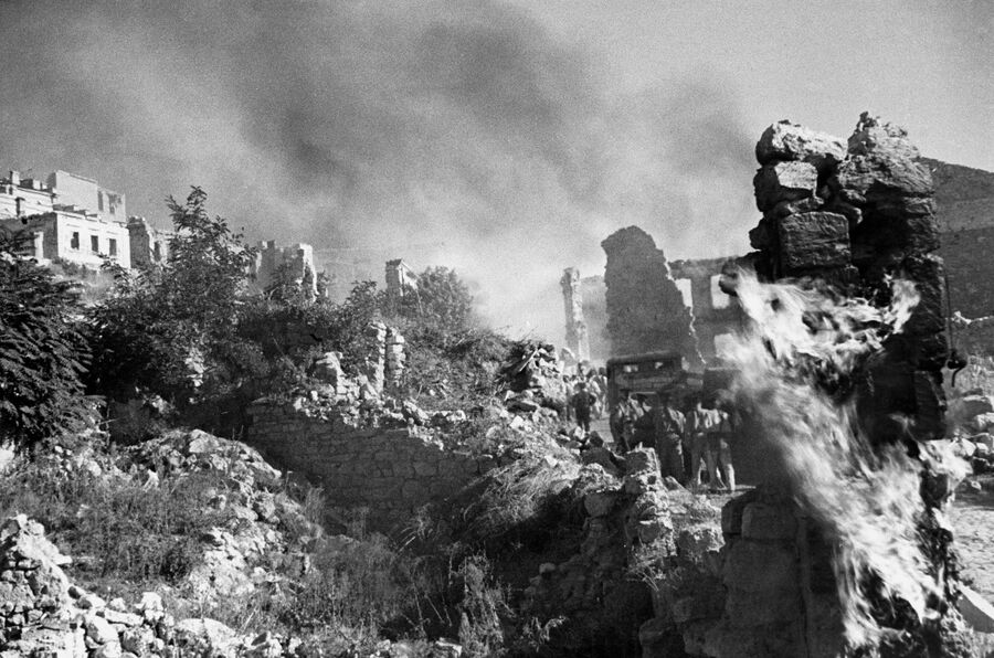 Великая Отечественная война 1941-1945 годов. Руины Севастополя. Великая Отечественная война 1941-1945 годов. Руины Севастополя.