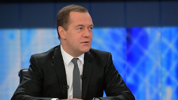 Медведев прокомментировал внешнеполитический курс Зеленского