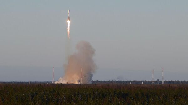 Пуск ракеты-носителя среднего класса Союз-2.1б с космодрома Плесецк Пуск ракеты-носителя среднего класса Союз-2.1б с космодрома Плесецк